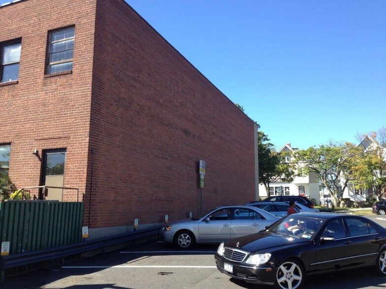 More Photos Of 129-131 Court St, White Plains Office For Lease