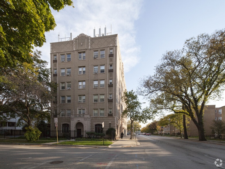 More Photos Of 525 N Austin Blvd, Chicago Apartments For Sale