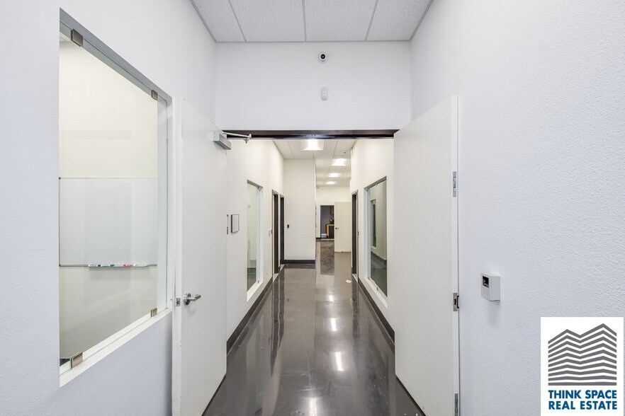 More Photos Of 9419 Mason Ave, Chatsworth Manufacturing For Lease