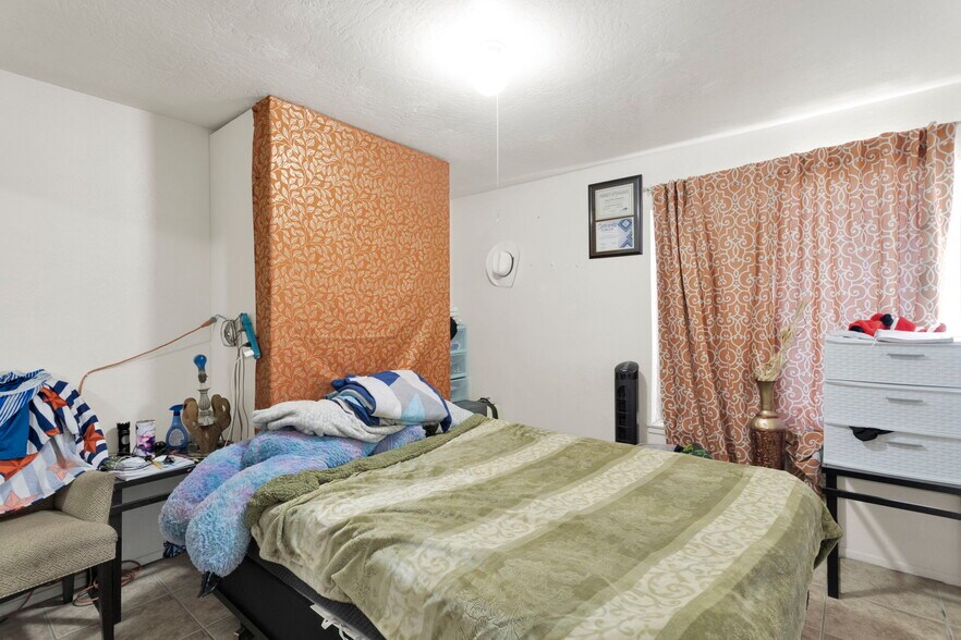 More Photos Of 14720 Main St, Hesperia Office For Sale