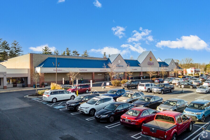 More Photos Of 10515-10631 Greenbelt Rd, Lanham General Retail For Lease