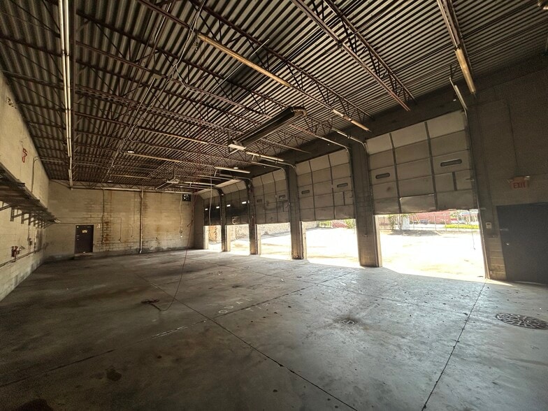 More Photos Of 2500 Spring Grove Ave, Cincinnati Warehouse For Sale