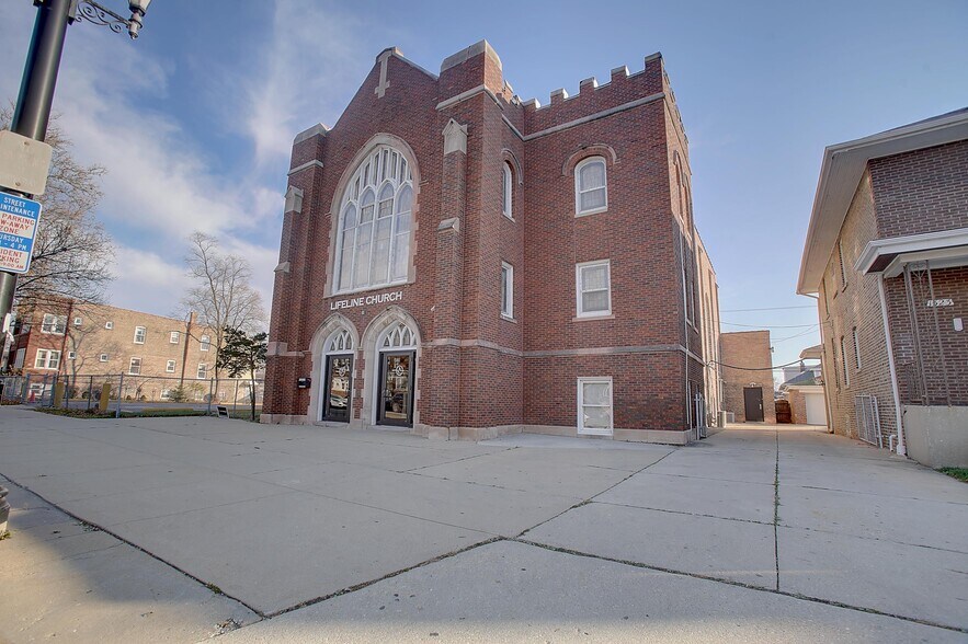 More Photos Of 1321-1323 S Austin Blvd, Cicero Religious Facility For Sale