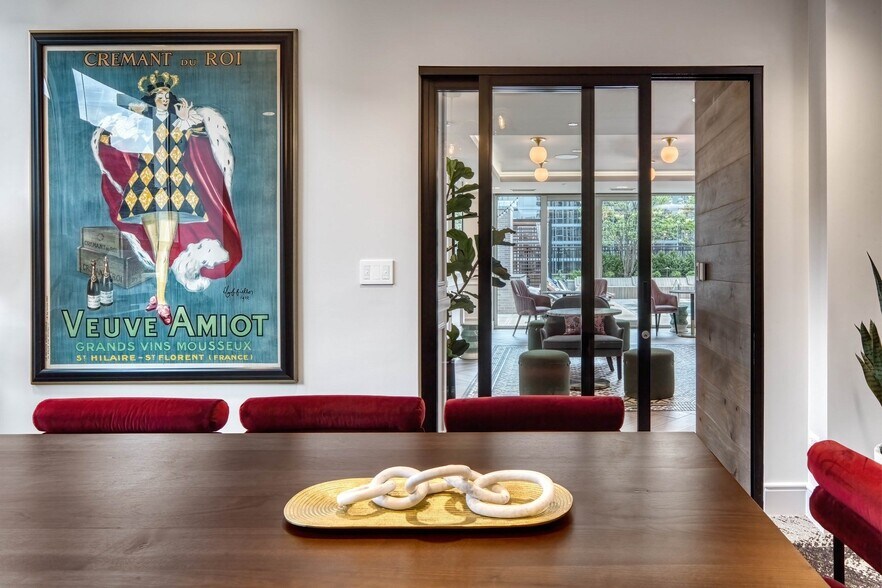 More Photos Of 222 W Erie St, Chicago Multifamily For Sale