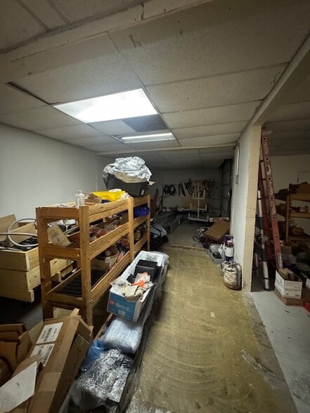 More Photos Of 681 N Plano Rd, Richardson Showroom For Lease