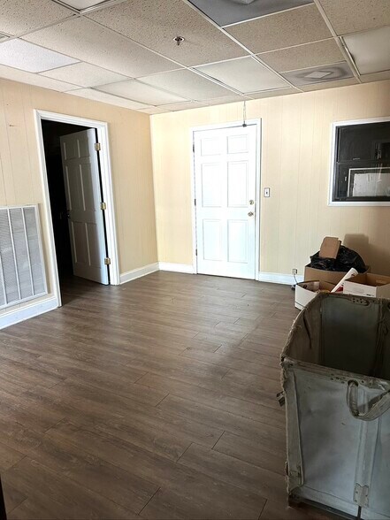 More Photos Of 131 S Varnell Rd, Tunnel Hill Distribution For Sale