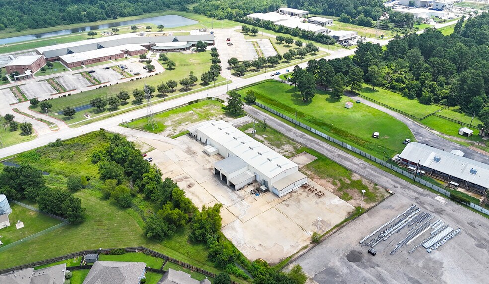 More Photos Of 11117 Mahaffey Rd, Tomball Manufacturing For Lease