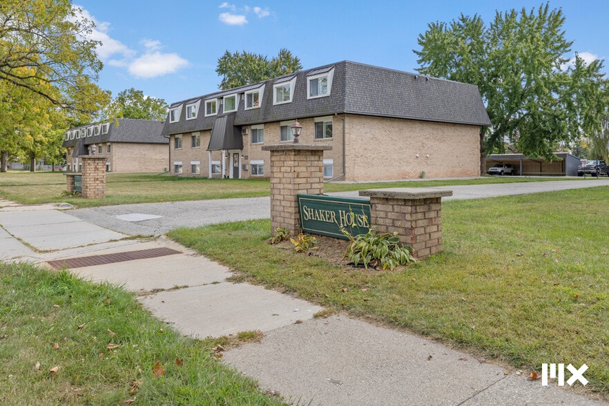 More Photos Of 757 W Shepherd St, Charlotte Apartments For Sale