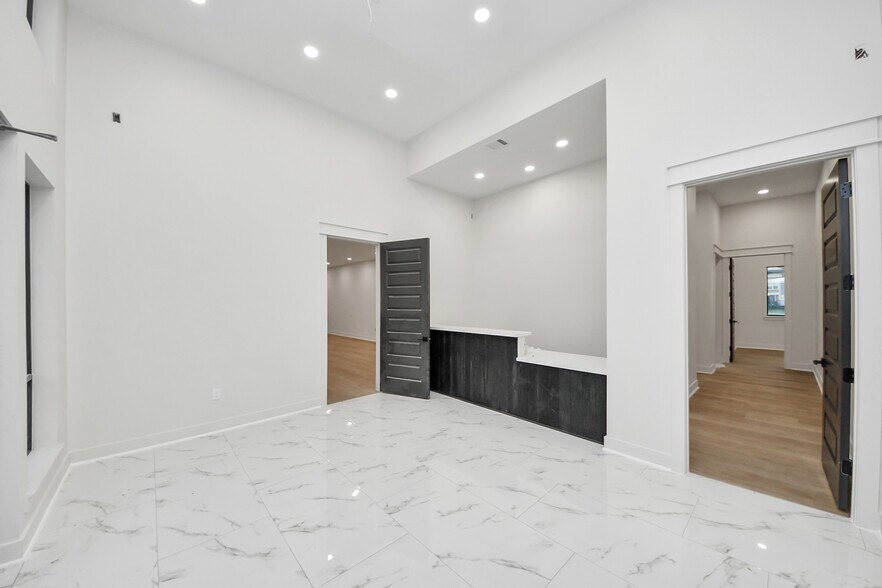 More Photos Of 220 Bella Katy Dr, Katy Office Residential For Lease