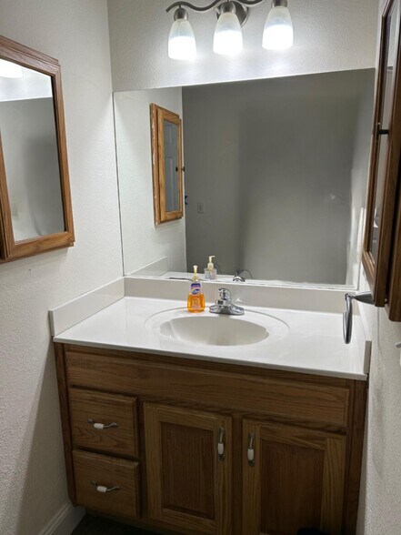 More Photos Of 419 Pin Hook Rd, Spring City Assisted Living For Sale