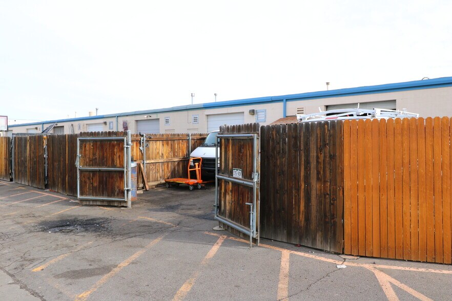 More Photos Of 374 Norfolk St, Aurora Warehouse For Sale