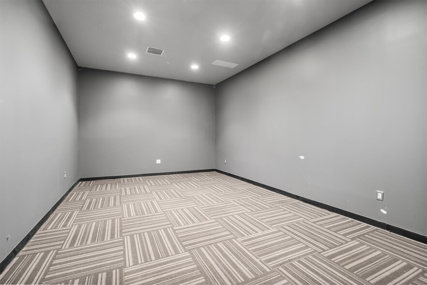 More Photos Of 327 Douglass St, Brooklyn Storefront For Sale