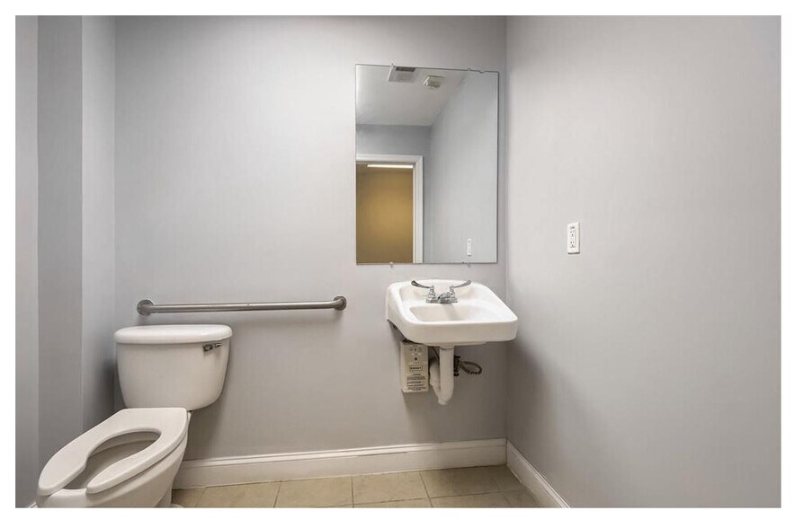 More Photos Of 5981-5985 Columbia Pike, Falls Church Medical For Sale