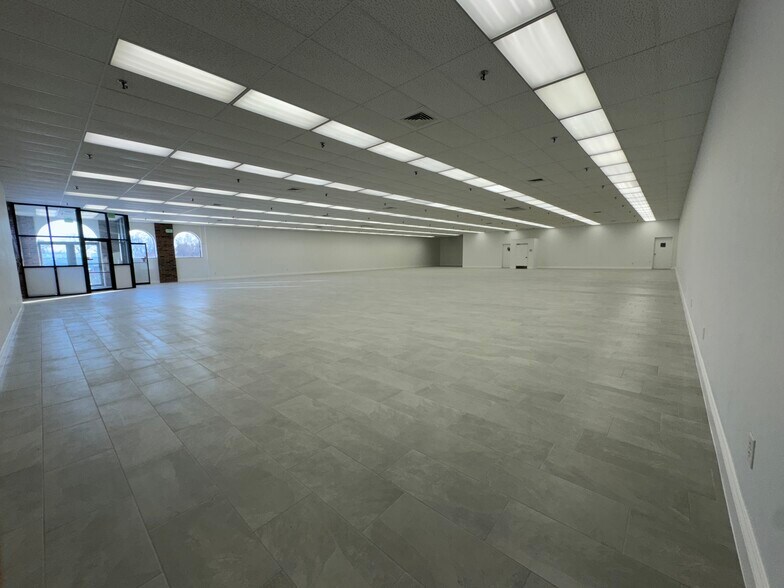 More Photos Of 1657 Cassopolis St, Elkhart Freestanding For Lease