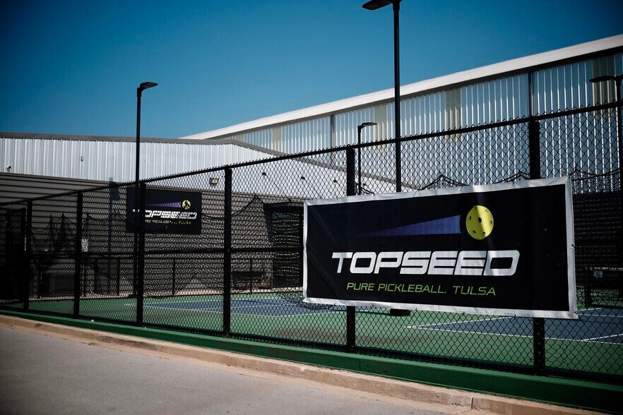 More Photos Of 2795 E 91st St, Tulsa Sports And Entertainment For Sale