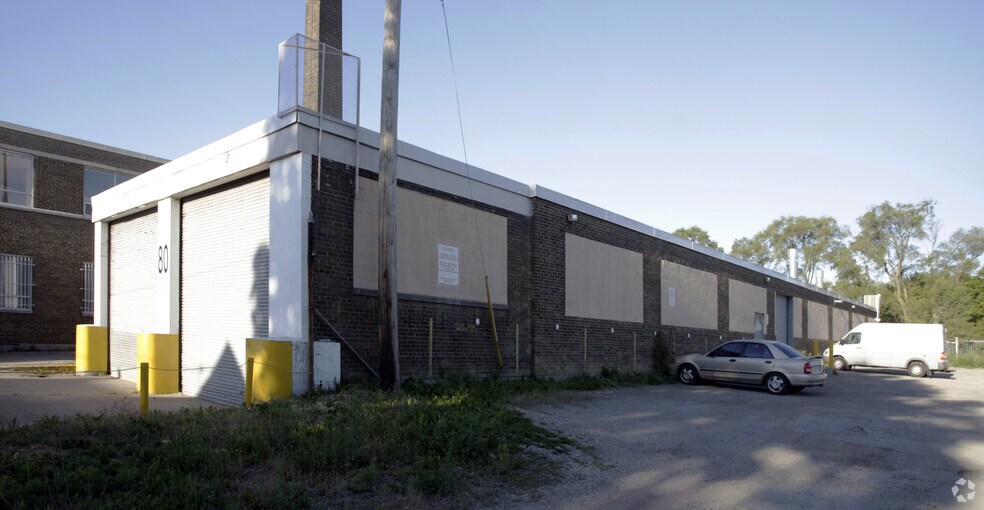 More Photos Of 80 Ward St, Toronto Warehouse For Lease