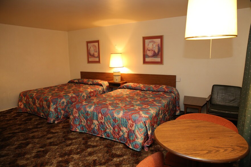 More Photos Of 2101-2105 Navajo Blvd, Holbrook Hospitality For Sale