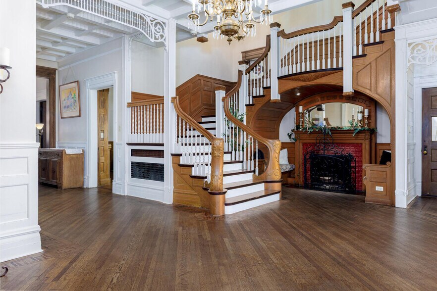 More Photos Of 950 E Grayson St, San Antonio Lodge Meeting Hall For Sale