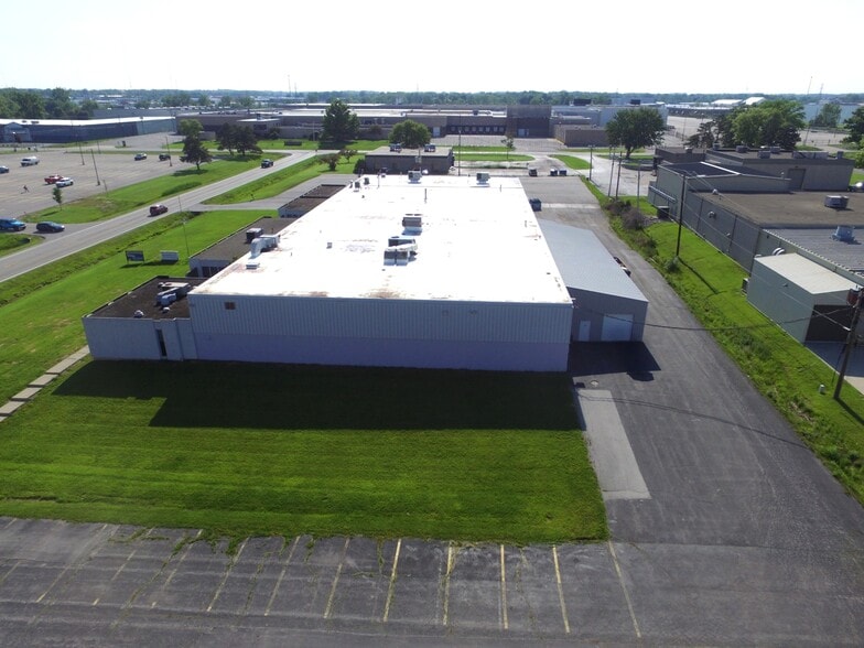 More Photos Of 1530 Progress Rd, Fort Wayne Manufacturing For Sale