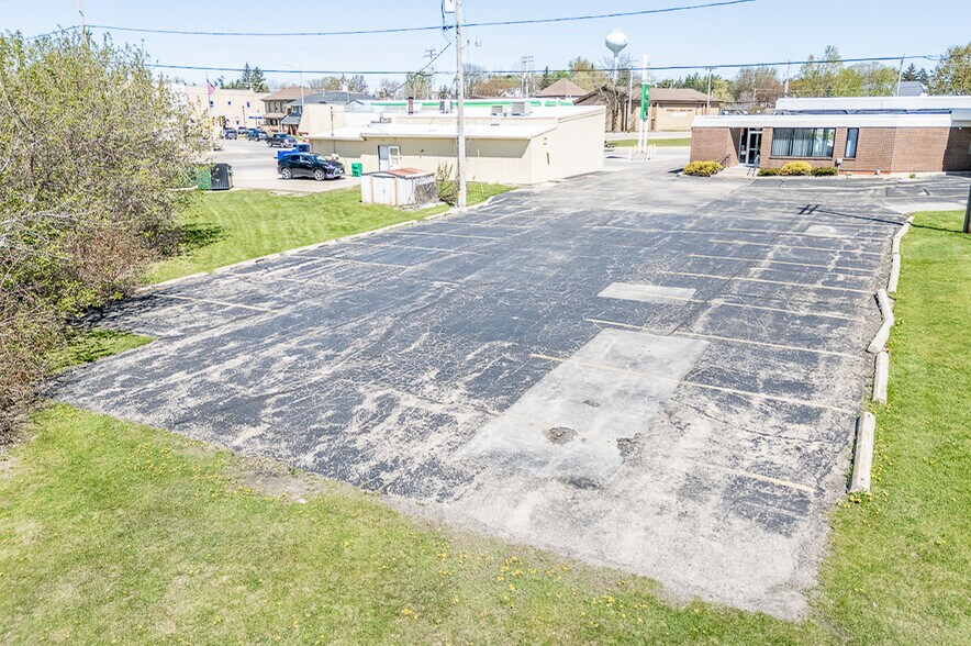 More Photos Of 132 E Main St, Hortonville Bank For Sale