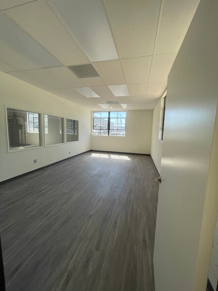 More Photos Of 17360 Gramercy Pl, Gardena Manufacturing For Lease