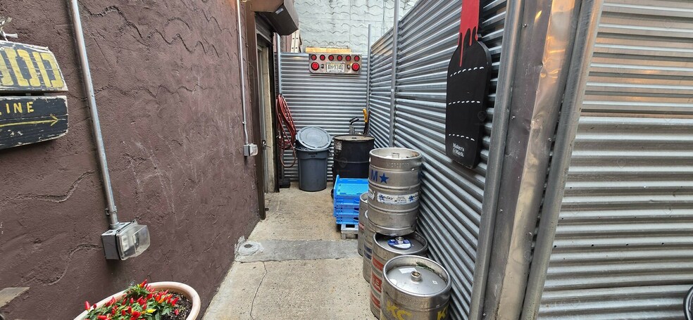 More Photos Of 354 Metropolitan Ave, Brooklyn Restaurant For Lease