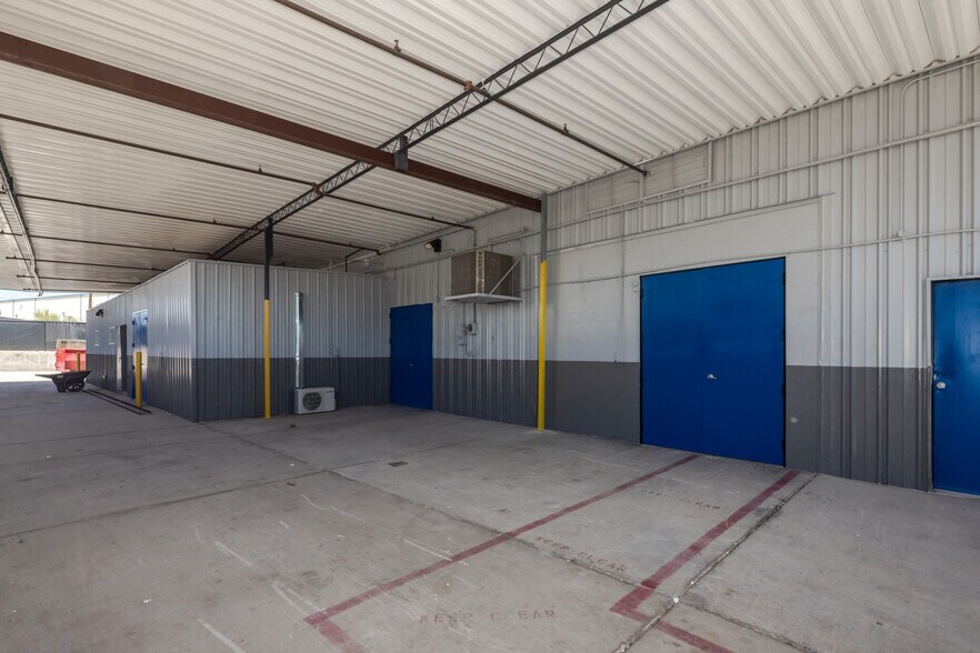 More Photos Of 1851 Commander Dr, Lake Havasu City Freestanding For Lease