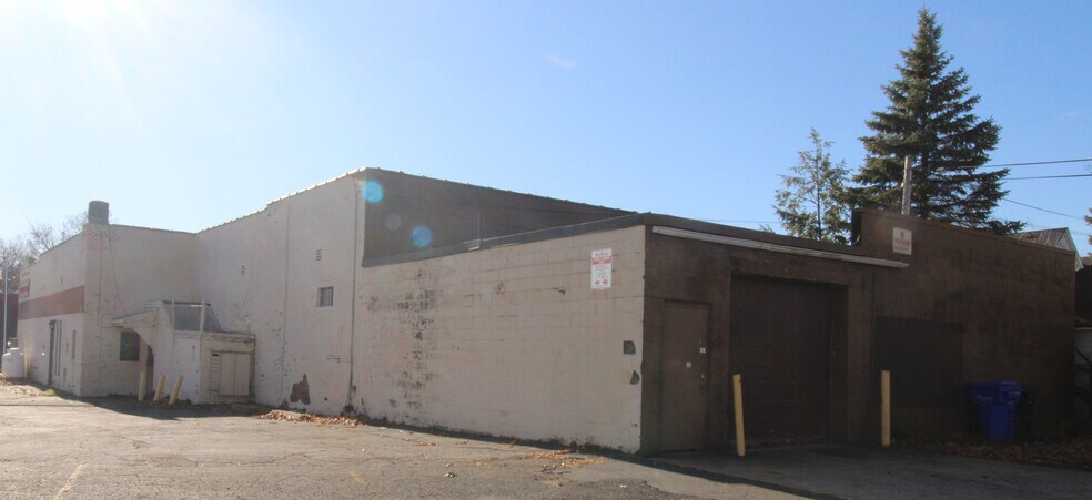 More Photos Of 483 Belmont Ave, Springfield Freestanding For Lease