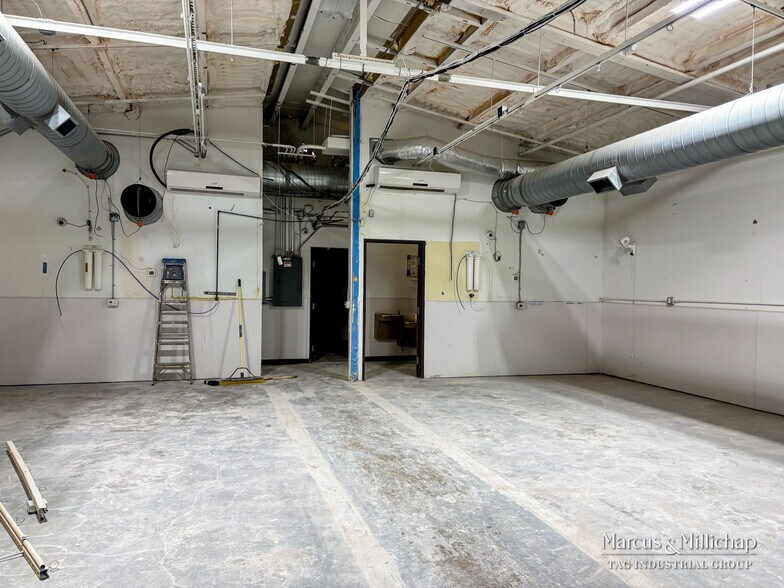 More Photos Of 4850 Jackson St, Denver Warehouse For Sale