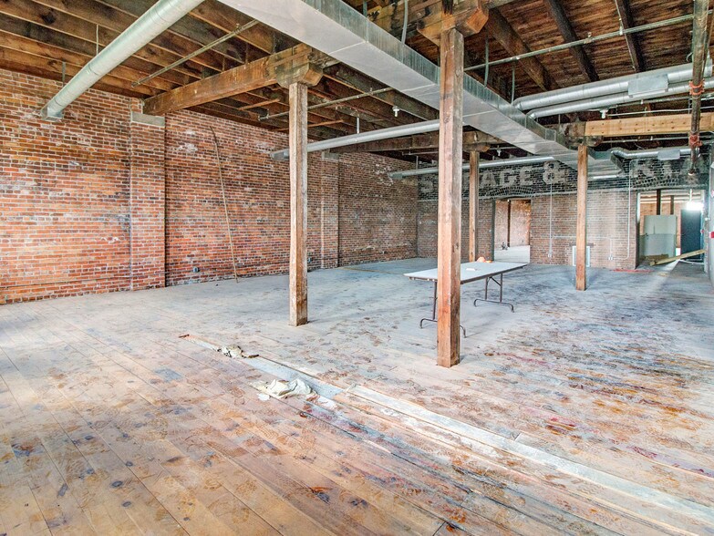 More Photos Of 2630 Charlevoix St, Detroit Office For Sale