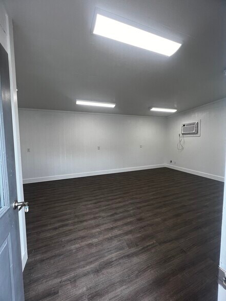 More Photos Of 130 Arlington Rd S, Jacksonville Flex For Lease