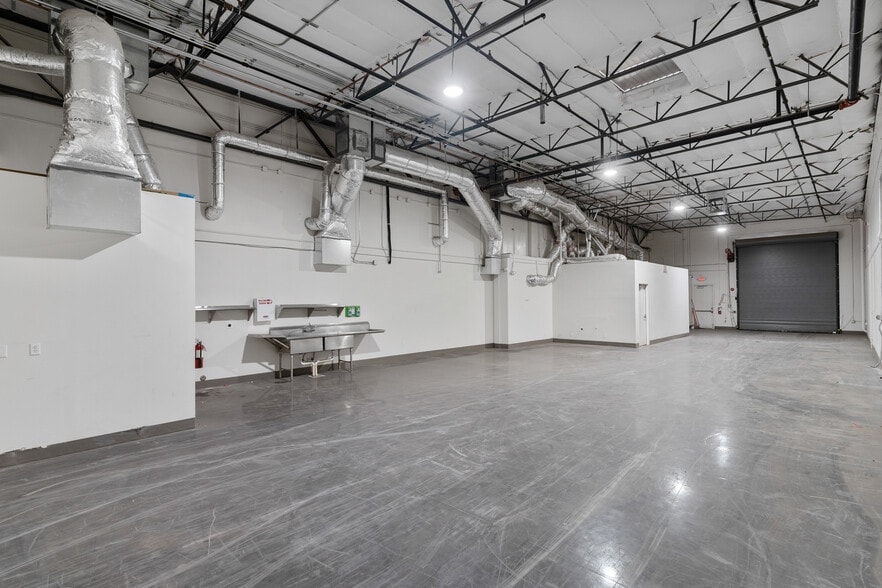 More Photos Of 2645 W Cheyenne Ave, North Las Vegas Research And Development For Sale