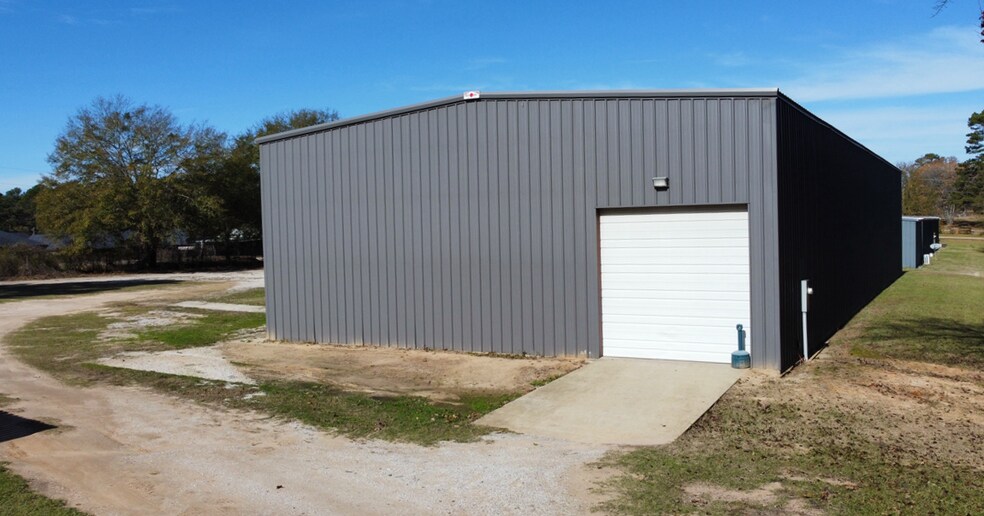More Photos Of 10155 County Road 135, Flint Warehouse For Lease