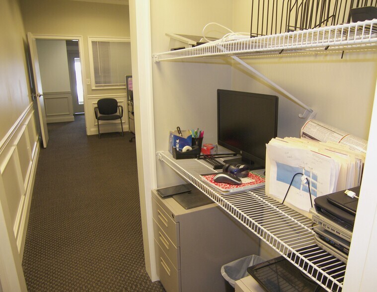 More Photos Of 31320 solon Rd, Solon Office For Lease