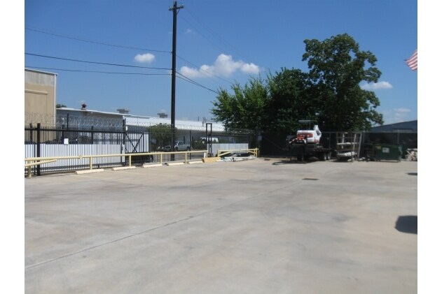 More Photos Of 6606 Lindbergh Ave, Houston Warehouse For Lease