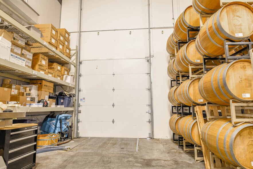 More Photos Of 19288 22nd Ave, Surrey Warehouse For Lease