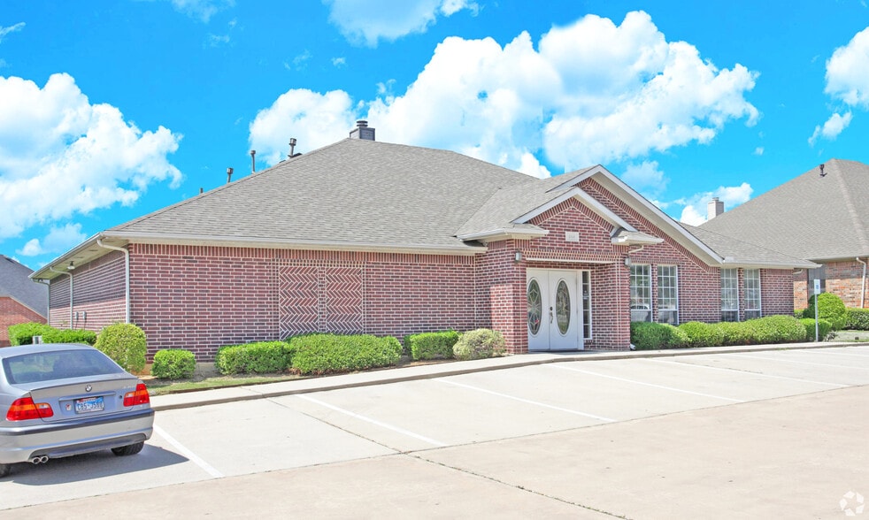 More Photos Of 466 Mid Cities Blvd, Hurst Medical For Sale