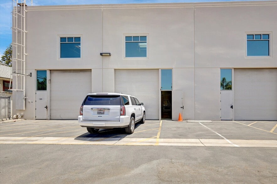 More Photos Of 250 S Pacific St, San Marcos Flex For Sale