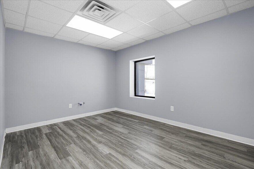 More Photos Of 2001 Route 17M, Goshen Medical For Lease