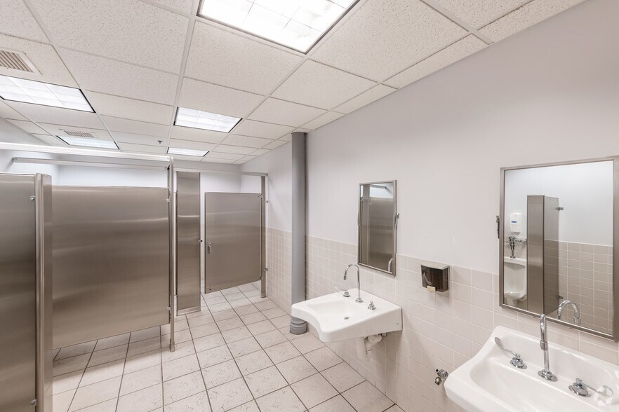 More Photos Of 1082 Davol St, Fall River Apartments For Lease