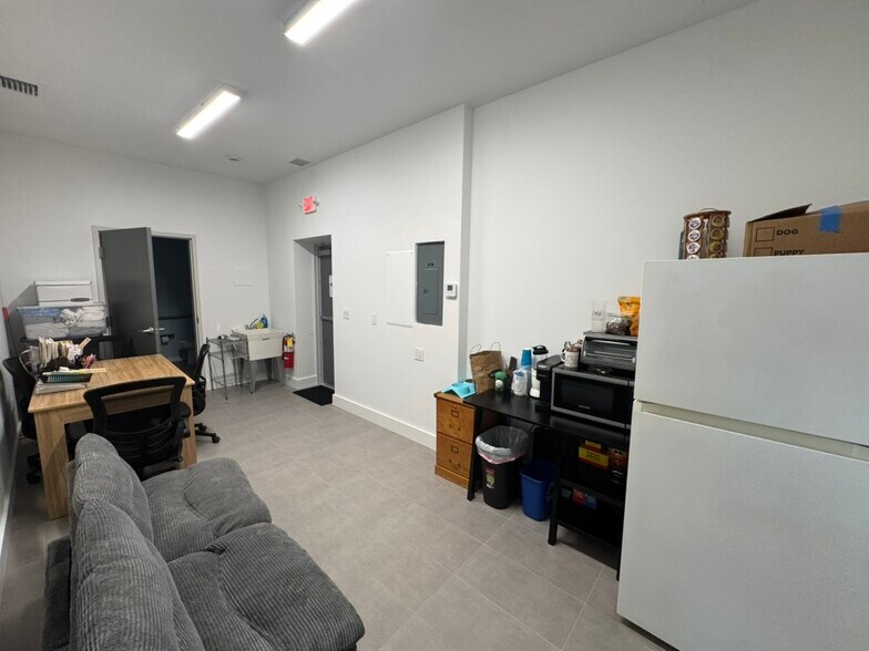 More Photos Of 117 Overseas Hwy, Key West Unknown For Sale