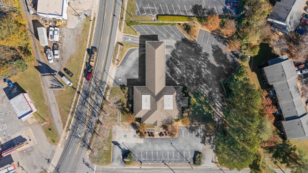 More Photos Of 79 S Main St, Inman Bank For Lease