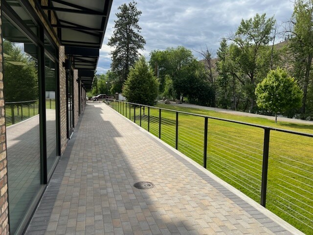 More Photos Of 412 Aplets Way, Cashmere General Retail For Lease