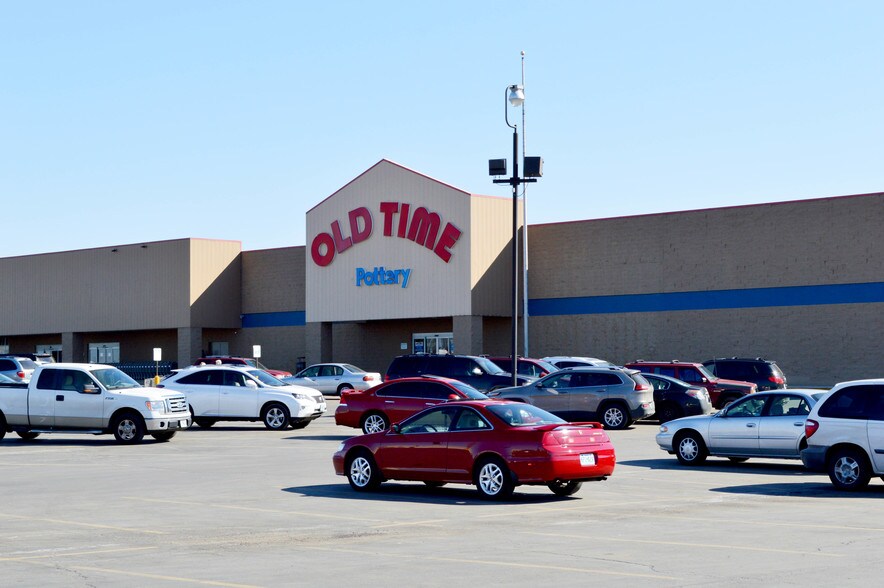 More Photos Of 14121-14221 E Us Highway 40, Kansas City Unknown For Lease