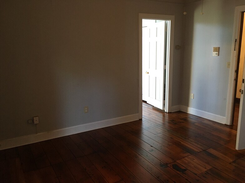 More Photos Of 635 E Bay St, Charleston Office Residential For Lease