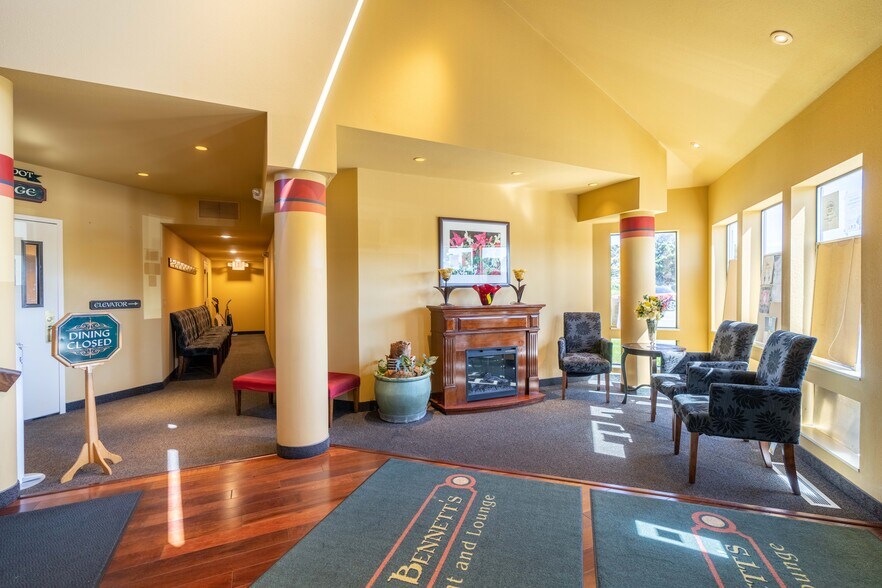 More Photos Of 1695 Beach Loop Drive, Bandon Restaurant For Sale