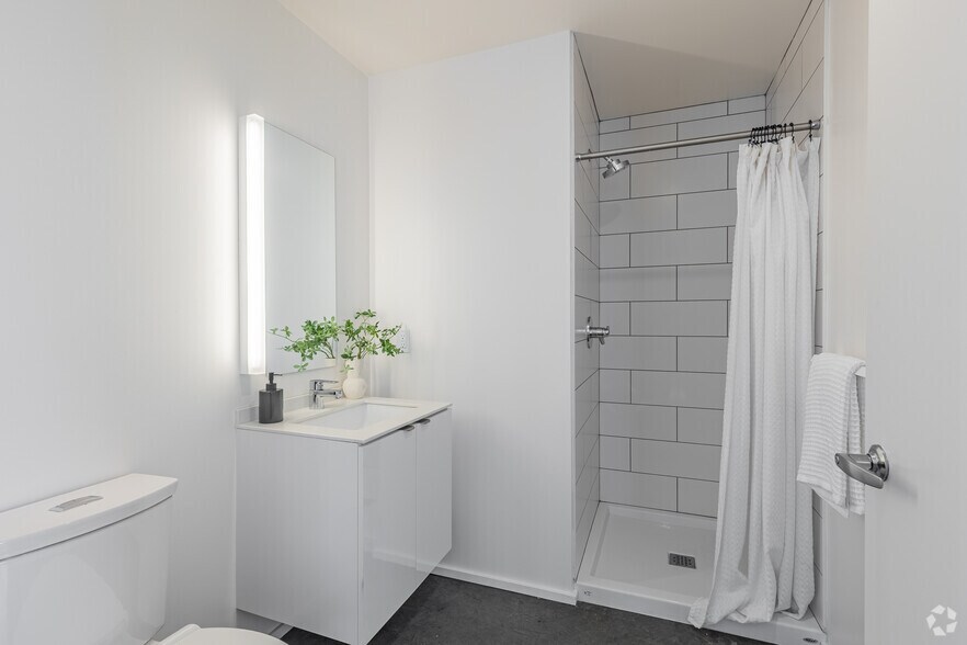 More Photos Of 329 NE Couch St, Portland Coworking Space