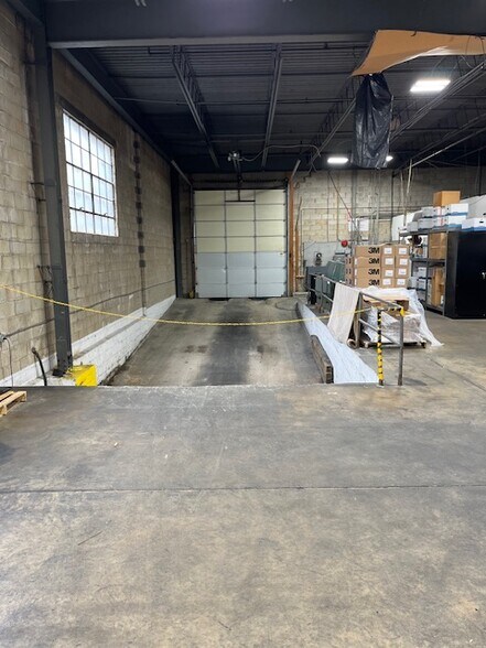 More Photos Of 311 Cox St, Roselle Warehouse For Lease