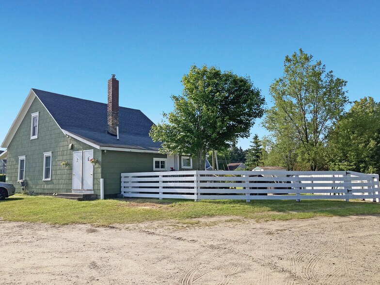 More Photos Of 100 State St, Grayling Specialty For Sale