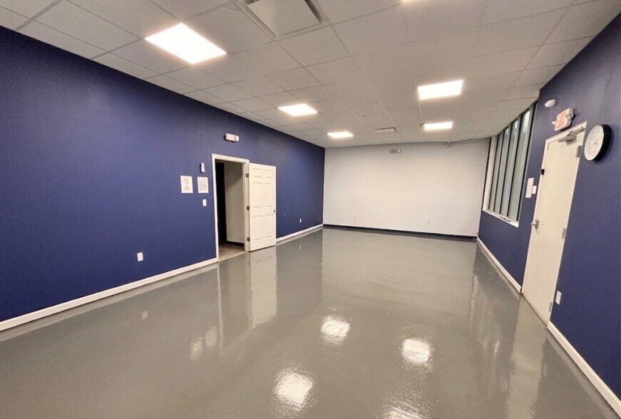 More Photos Of 120 Coad St, Fort Worth Warehouse For Lease